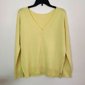 Frances Austen reversible V made in Scotland reversible v neck cashmere sweater.